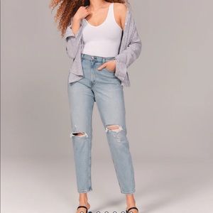 Abercrombie - The Mom High Rise Jean